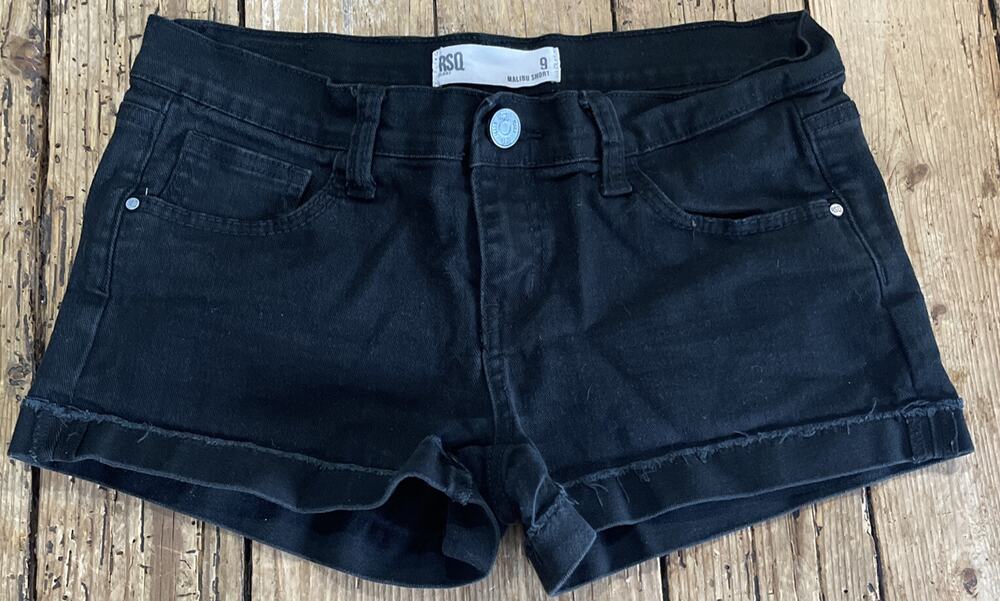 RSQ Shorts Denim Malibu Short Womens Size 7 Black Stretched Cuffed